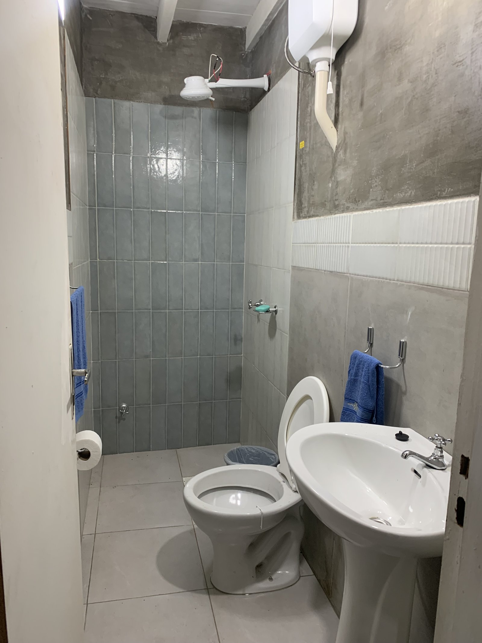 Bano en marmol con bacha, remodelacion San Lorenzo - OGA Constructora