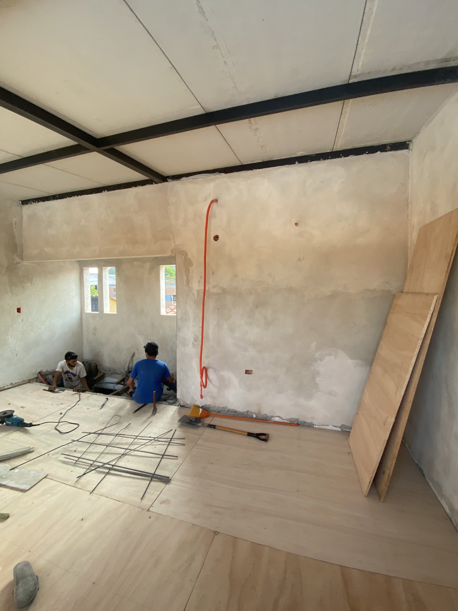 Casco interior del supermercado en construccion, Yaguaron - OGA Constructora