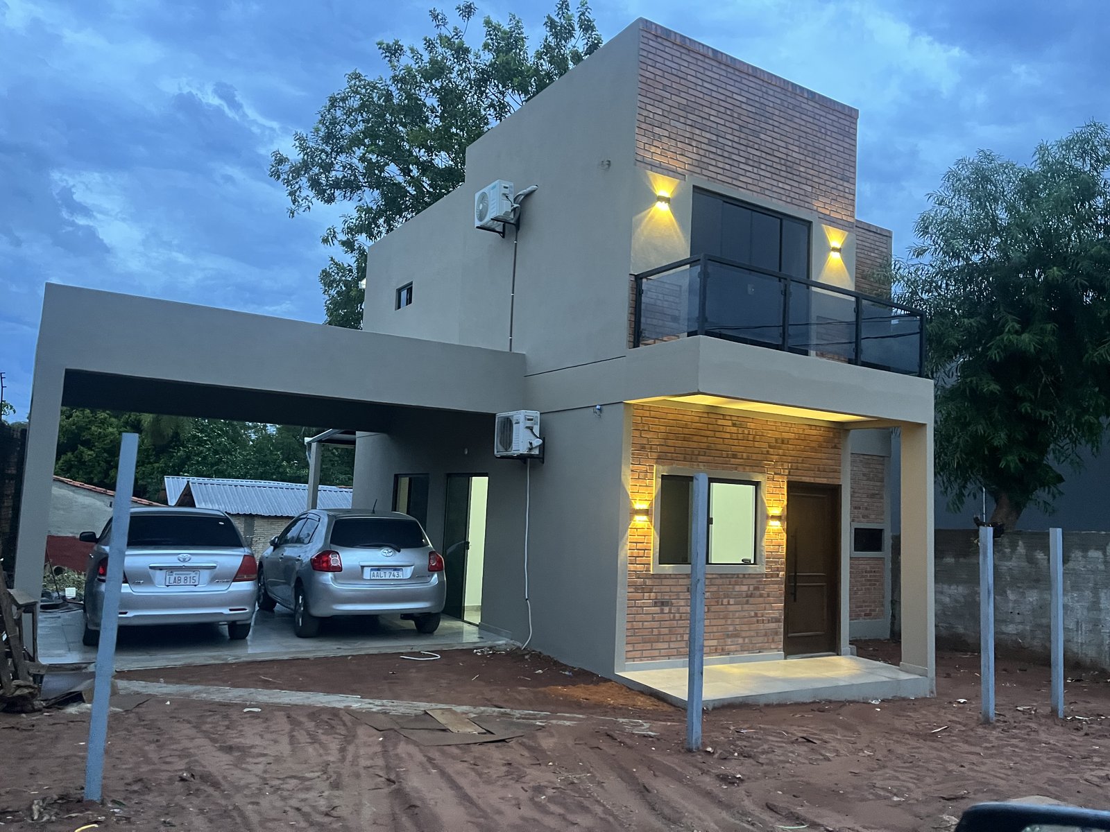 Frente de la vivienda Mile con cochera, San Lorenzo - OGA Constructora