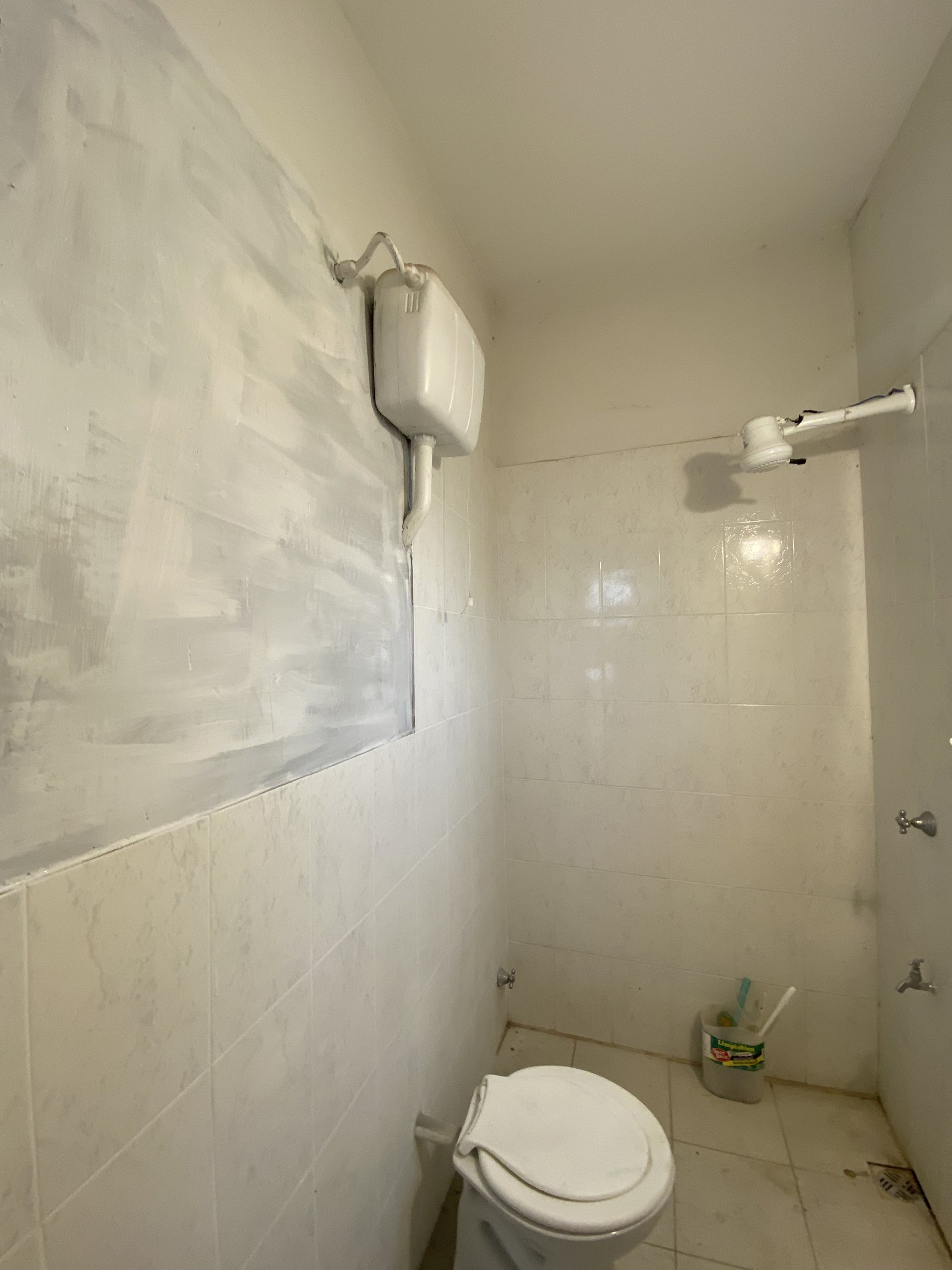 Bano terminado de la vivienda - OGA Constructora