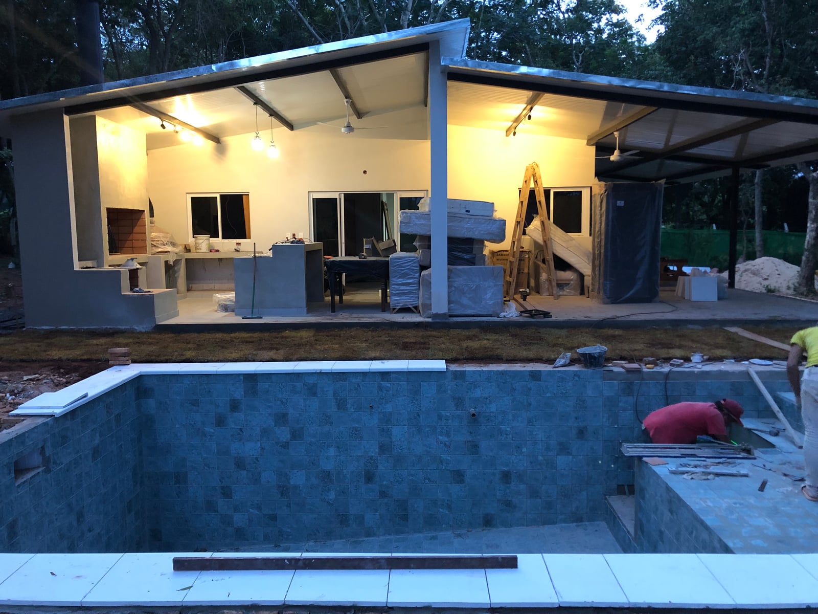 Vivienda con quincho y piscina - Yaguarón